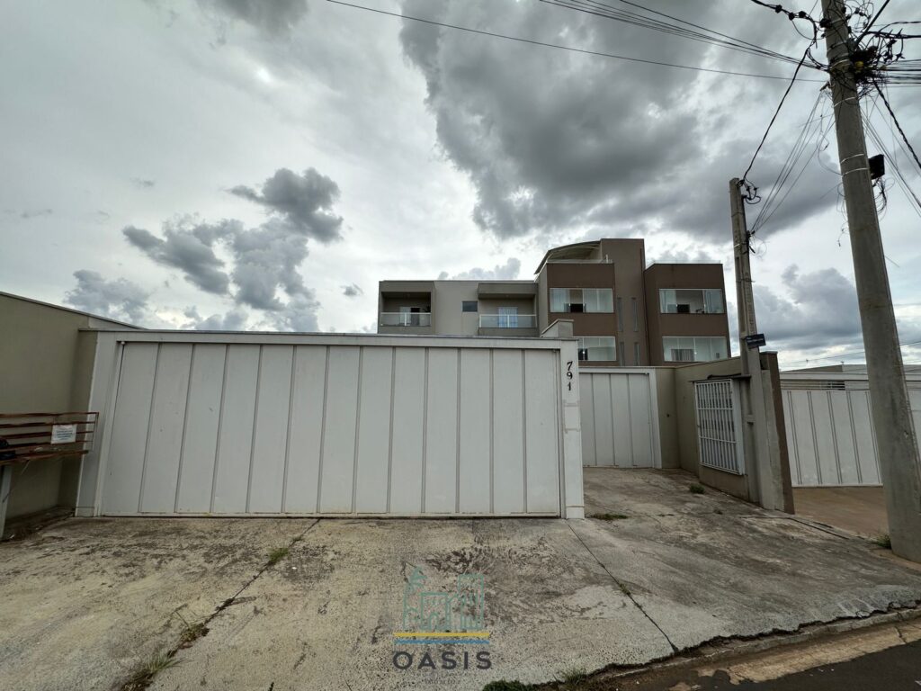 Apto no Jd. Santa Lúcia